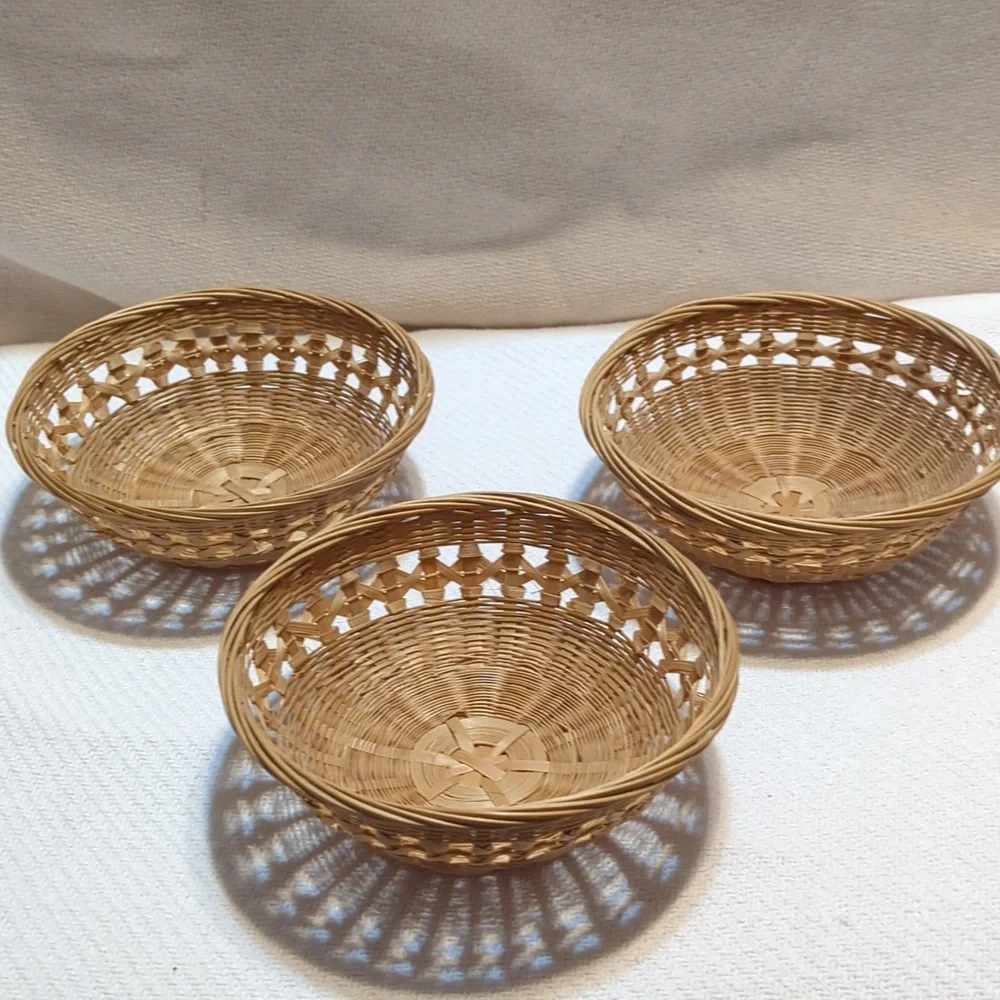 3 vintage 6 inch round baskets